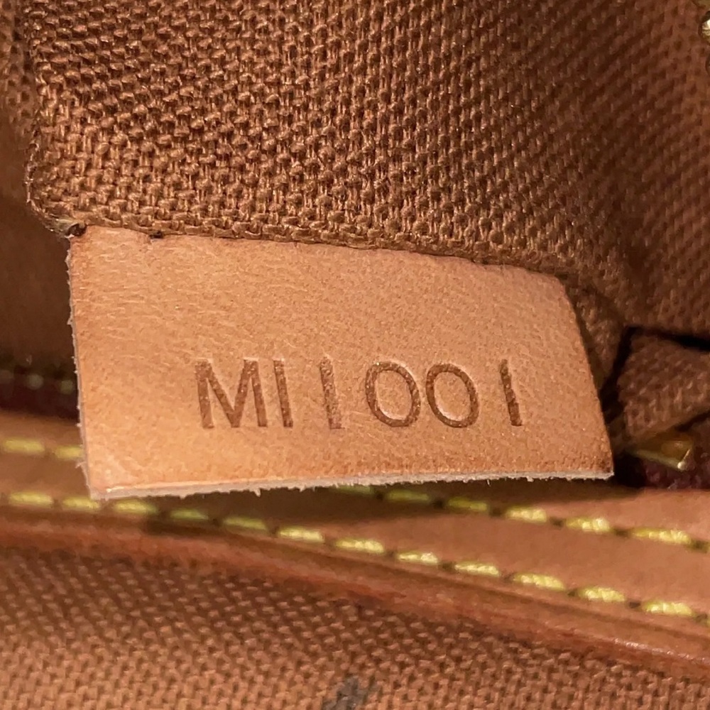 Louis Vuitton Mini Looping Shoulder
Bag (with Box) - Picture 9 of 16